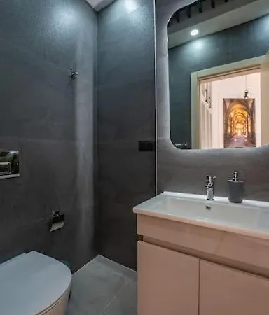 Sehrin Merkezinde Sik Bir Daire - Ocek Homes Adin Appartement
